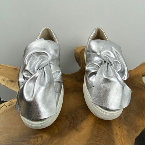 J Slides Silver Metallic Bow Slip On Shoes - Picture 4 of 8